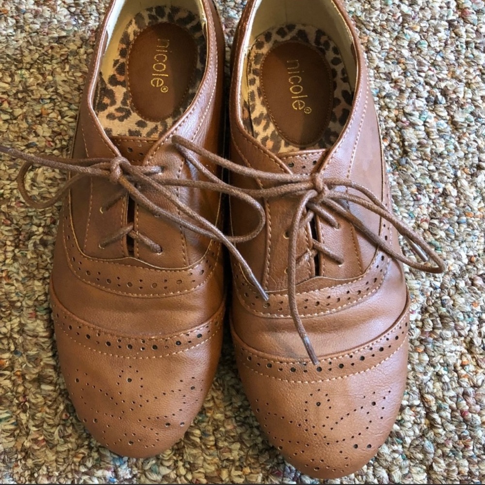 Size 8.5 brown oxfords